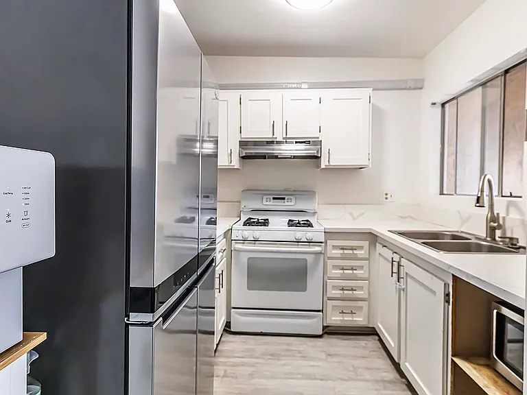 1036 Magnolia Ave #208 — Photo 5