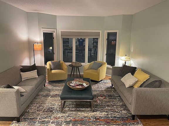 Front room / Living room