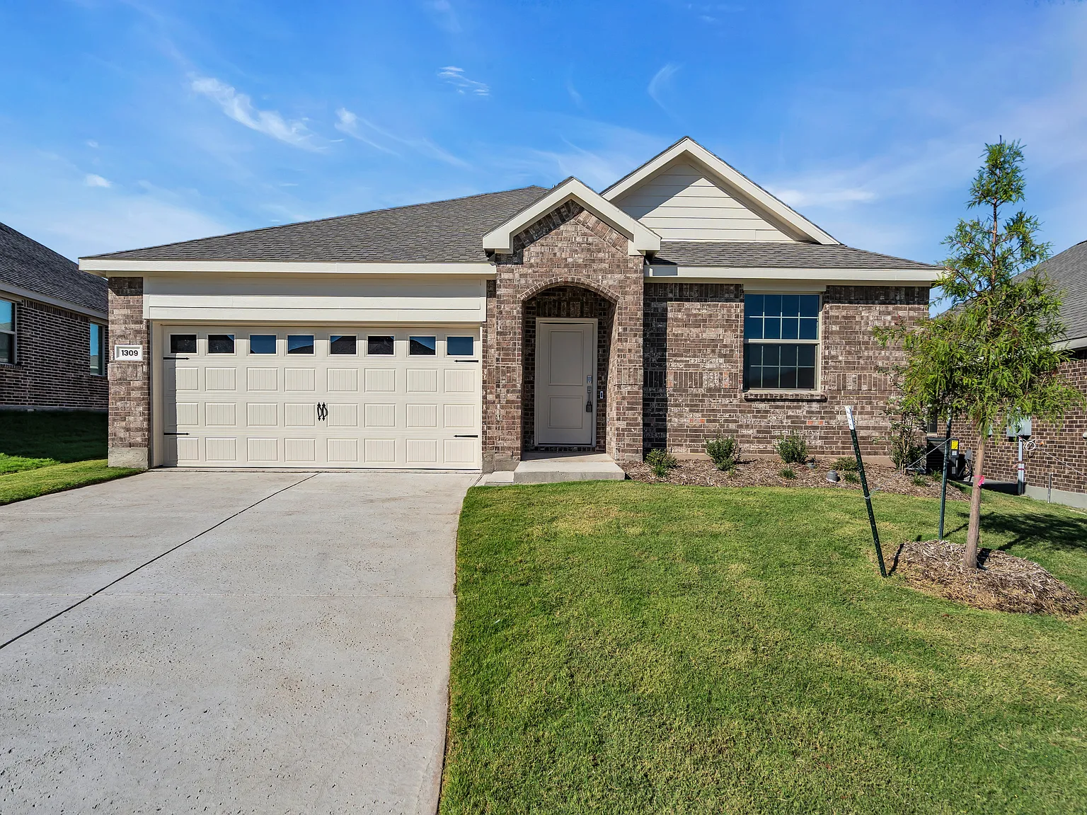 1309 Lazy Grove Dr — Photo 1