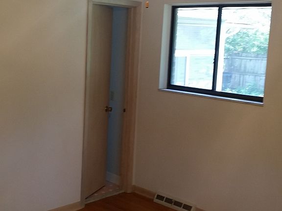 2nd image of 3073 Valley Lane Dr