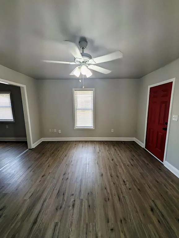 2524 Cass St — Photo 2