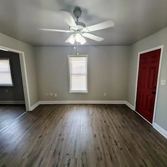 2524 Cass St — Photo 2