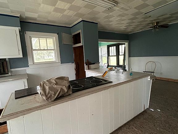 3rd image of 8715 Champagne Dr