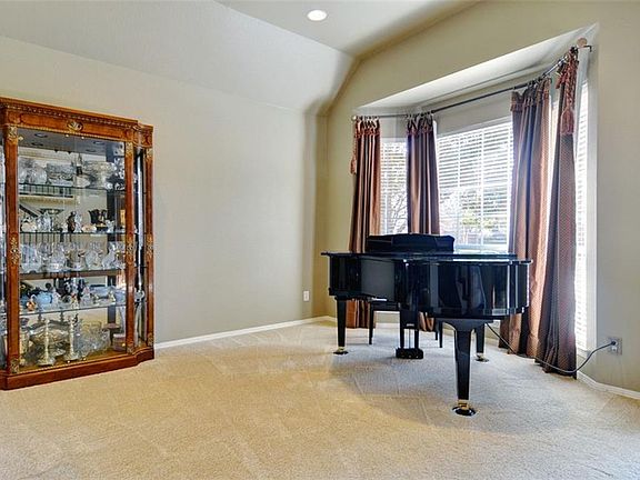 3rd image of 1110 Longford Cir