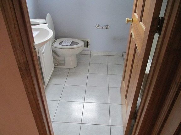 4th image of 1803 N 37th Ave