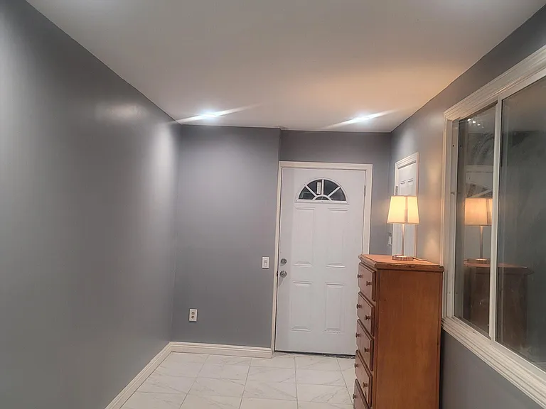2528 W 74th St #B — Photo 5