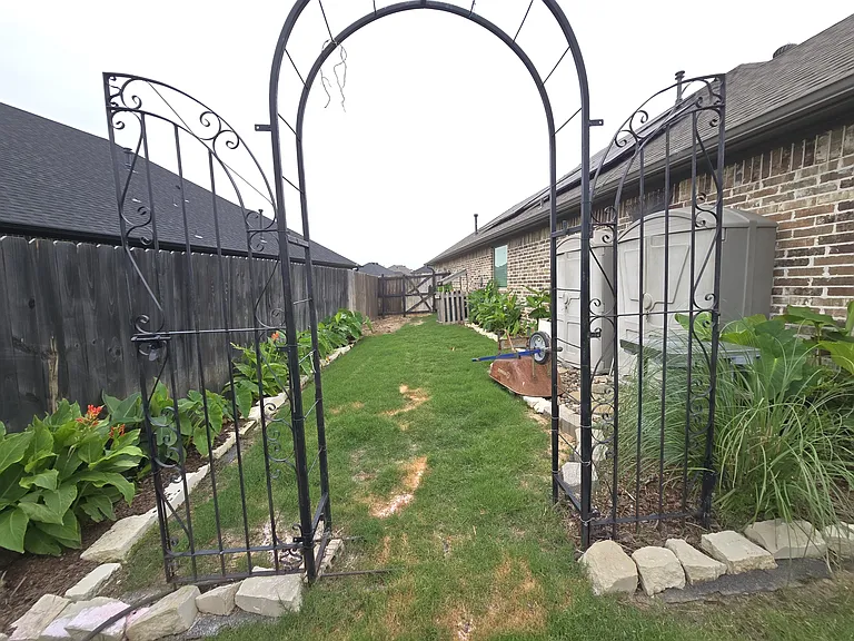 11513 Lindsey Garden Dr — Photo 20