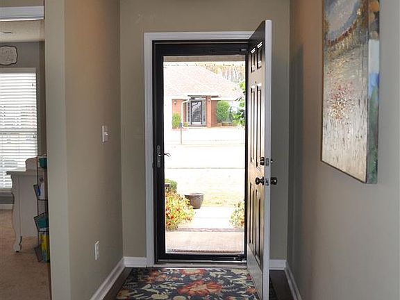 3rd image of 102 Shadow Cove Dr SW