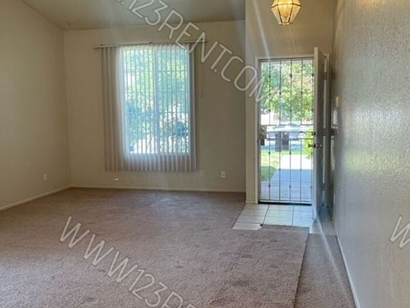 3rd image of 36722 Oak Hill St