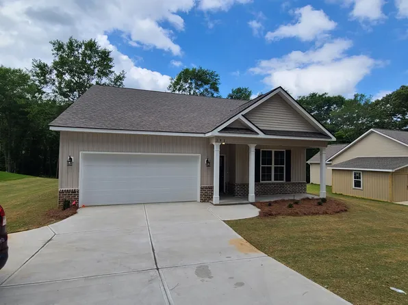 282 Pine St, Gloverville, SC 29828