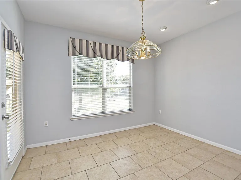 117 Beautybush Trl — Photo 11