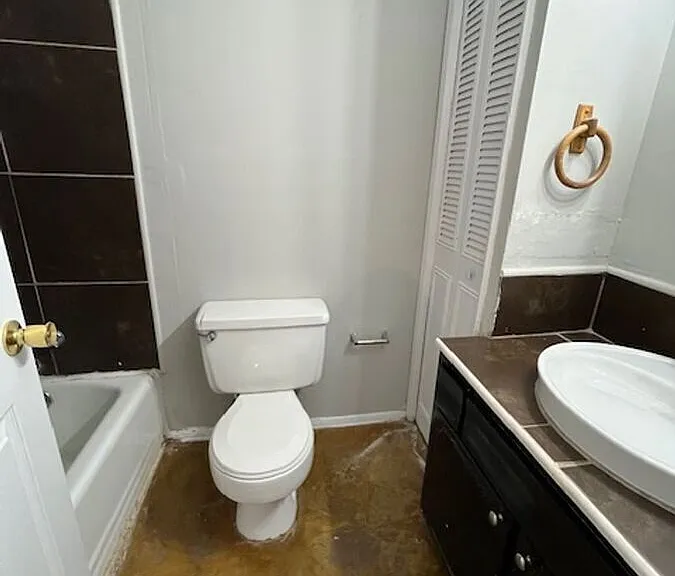 468 N Limestone #5 — Photo 11