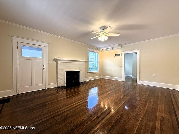 4th image of 2330 Park St APT A