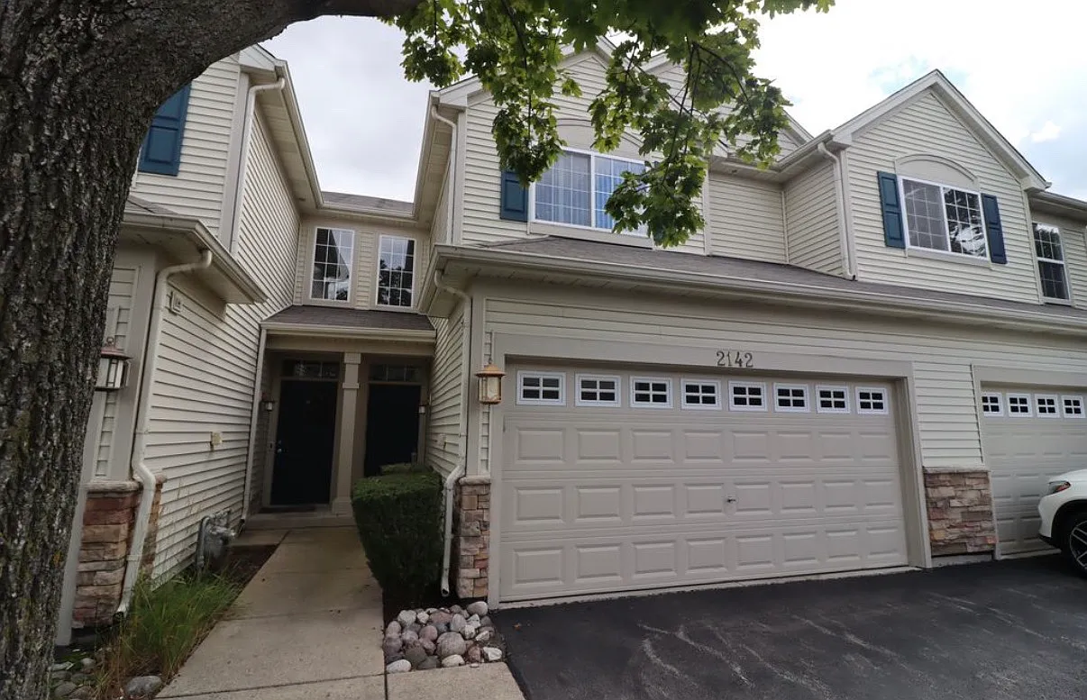 3 bed, 2.5 bath, 1620 sqft, $2,500 — Photo 1