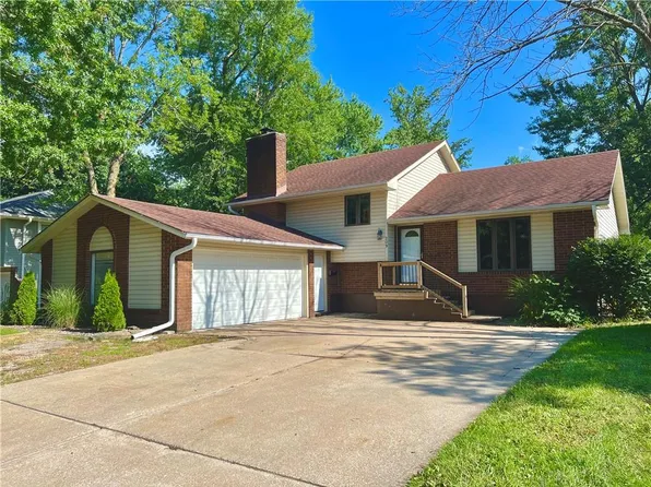 209 Carol Ln, Cameron, MO 64429