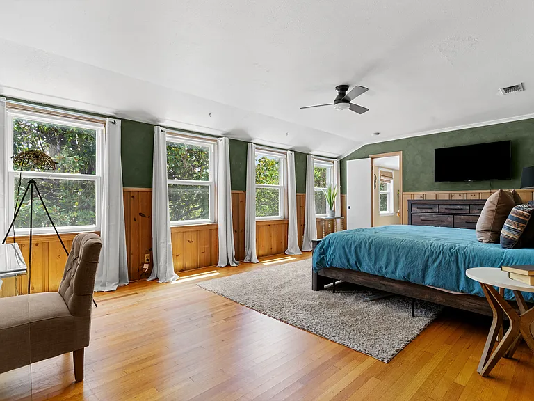 1505 N Riverside Dr — Photo 14