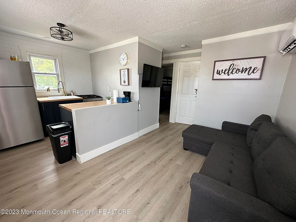 1st image of 247 Sherman Ave #3