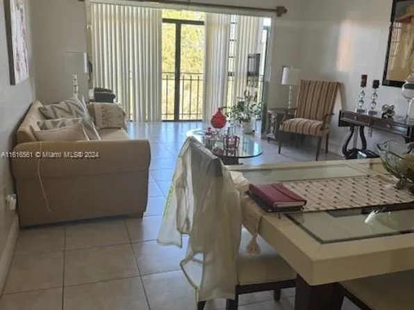 650 NE 149th St APT 505F, Miami, FL 33161