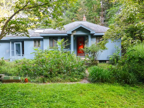 14770 Marquette Rd, Lakeside, MI 49128