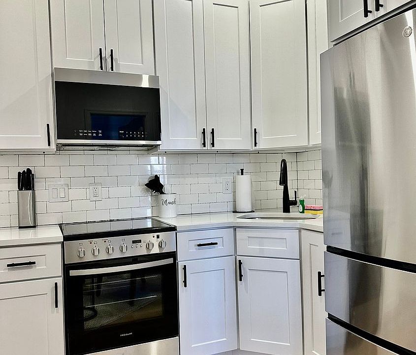 1st image of 2371 Arthur Ave #10