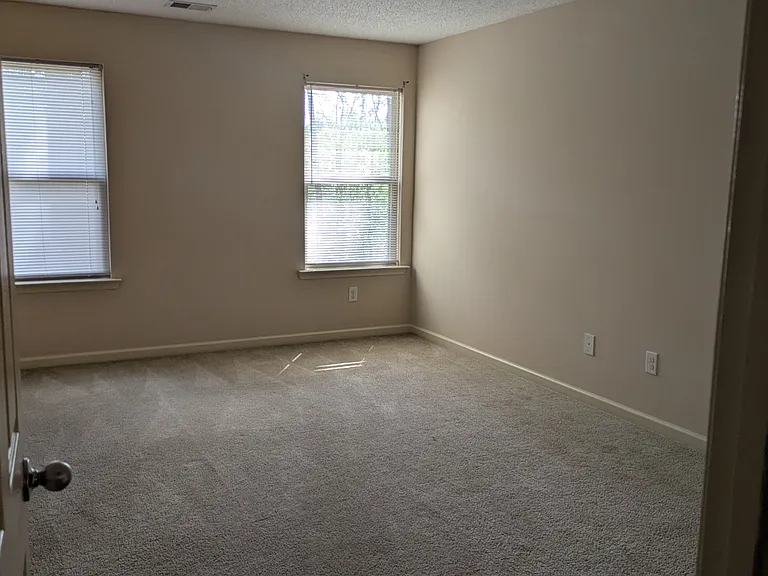 108 Blue Spruce Dr — Photo 35