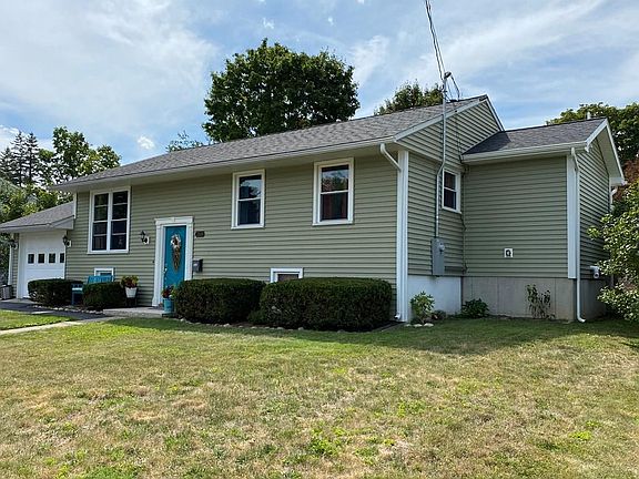 2nd image of 209 Scott Ln