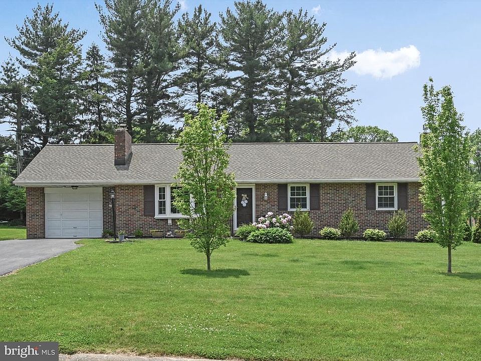 1st image of 362 Sun Valley Dr