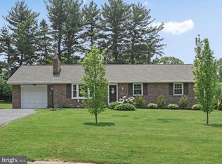362 Sun Valley Dr, Leola, PA 17540