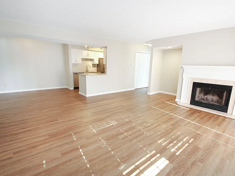 324 Shirley Ridge Dr — Photo 3