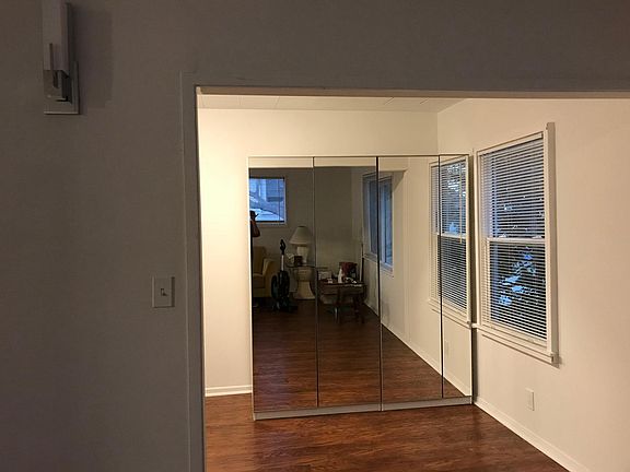 4th image of 207 1/2 Loma Vista St