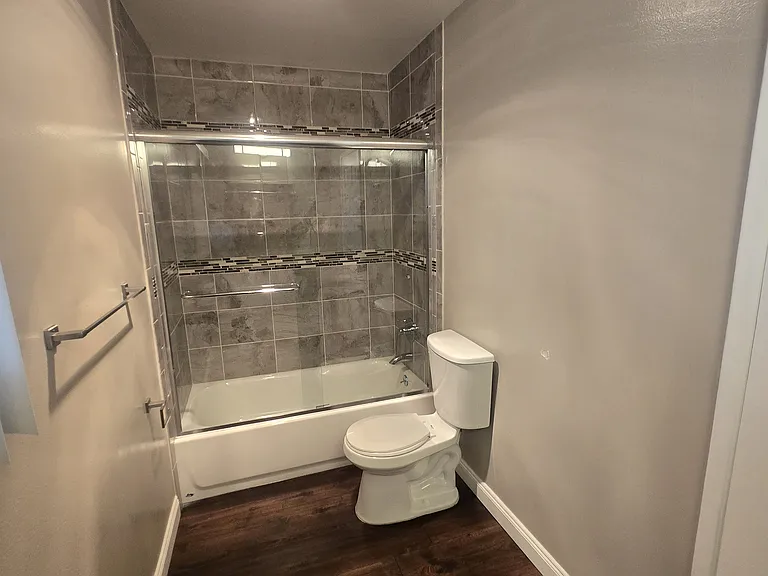520 Van Buren Avenue — Photo 95