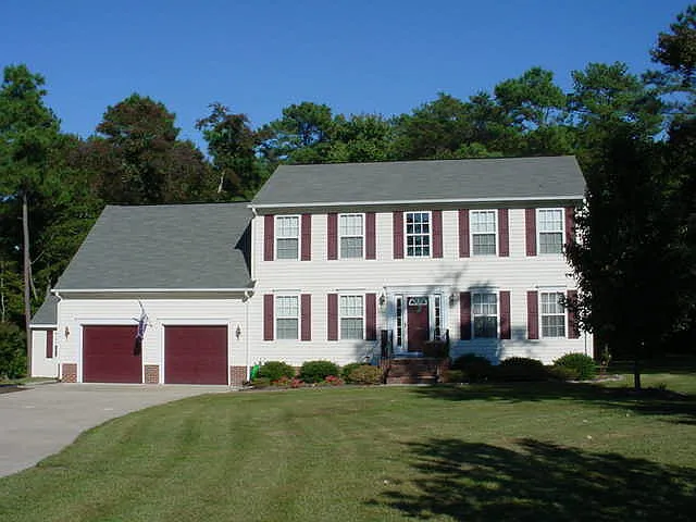 7832 Laurie Ln