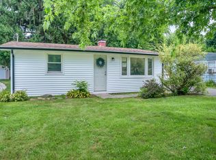 400 Woodlawn Ave, Porter, IN 46304