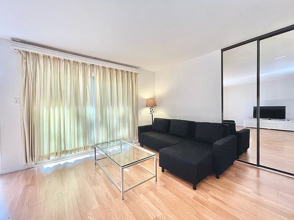 5th image of 4425 Norwalk Dr APT 22
