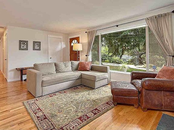 3rd image of 3736 139th Ave SE