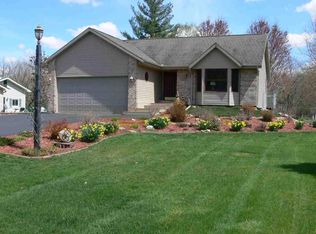 10899 6th St, Roscoe, IL 61073