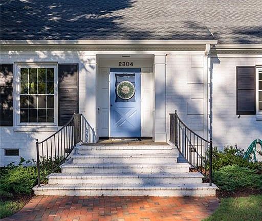 5th image of 2304 N Elm St