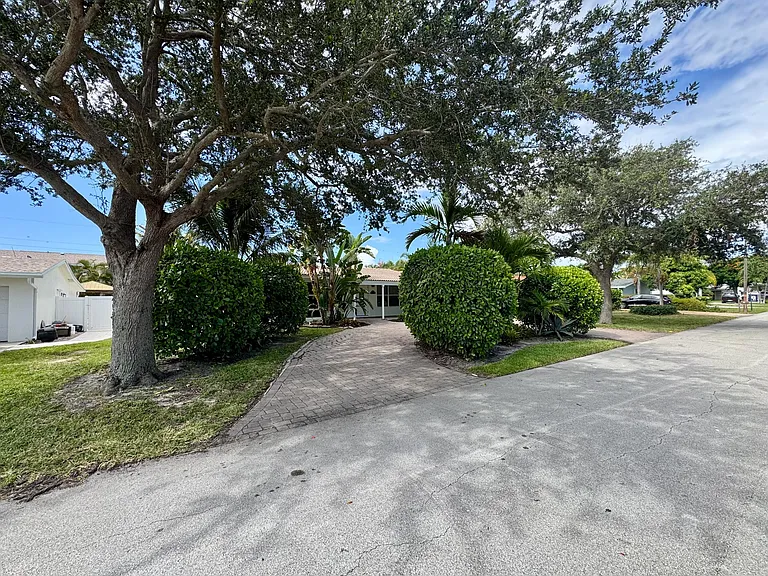 924 SE 8th Ct — Photo 20