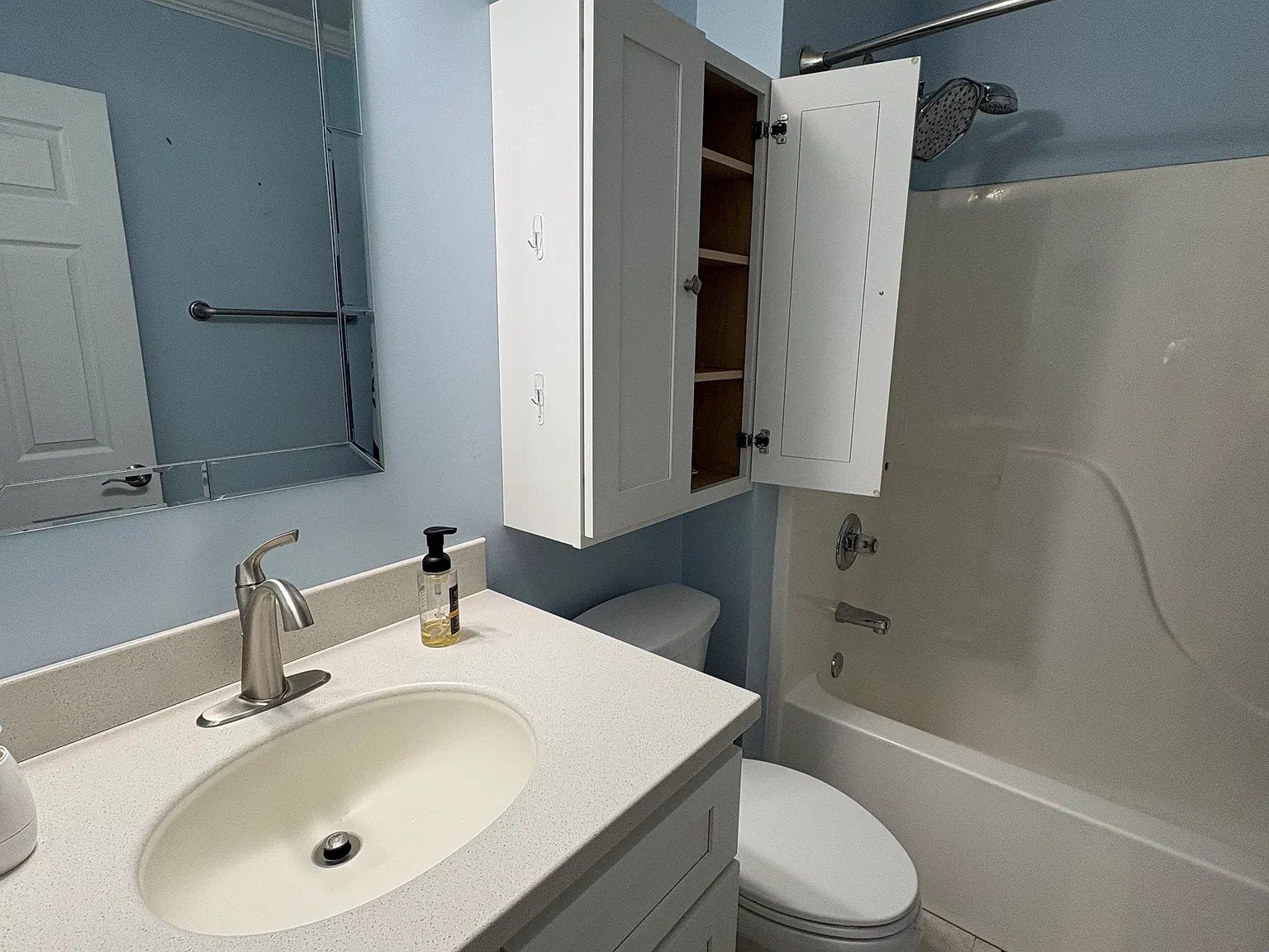 2 bed, 832 sqft, $1,500 — Photo 2