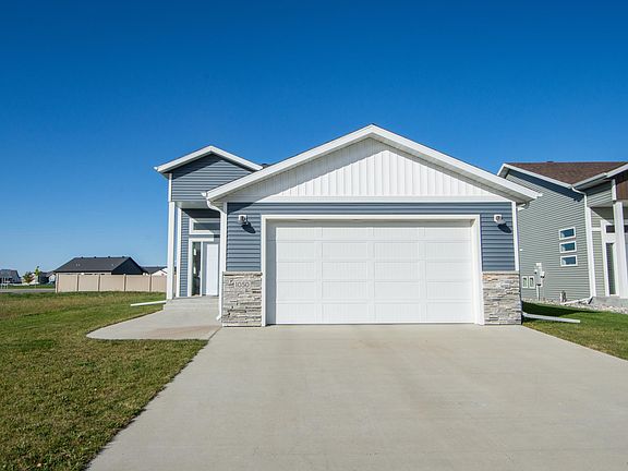 2nd image of 1050 Albert Dr W