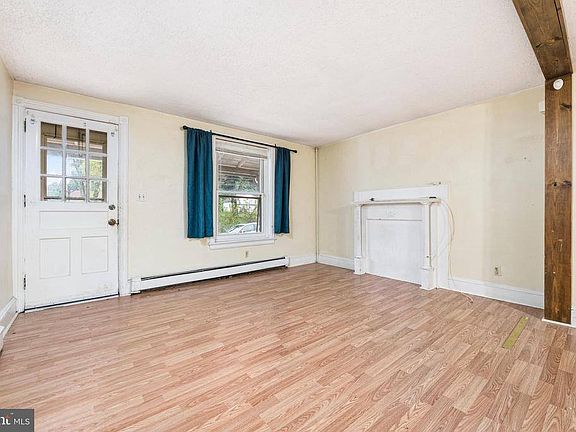 3rd image of 46 S Park Ave
