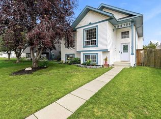 37 W Briarwood Cres, Blackfalds, AB T0C0J0