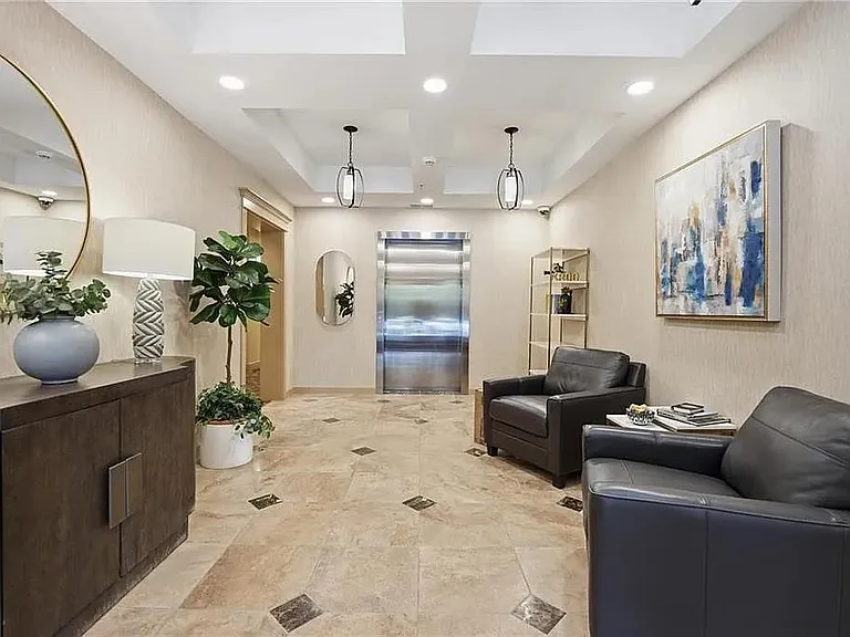 3800 N Mulberry Dr #305 — Photo 3