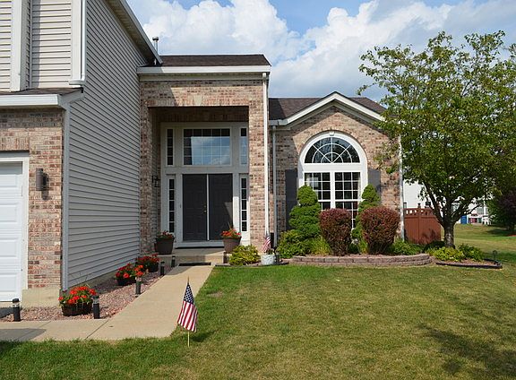 3rd image of 16423 Coventry Ln