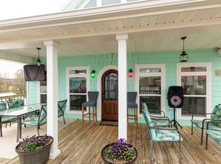 315 Lagoon Ln, Decaturville, TN 38329