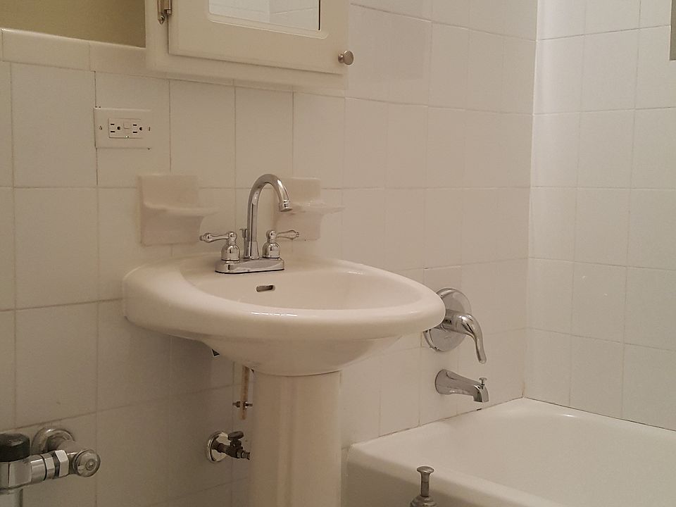 2nd image of 514 Ocean Pkwy APT 5A