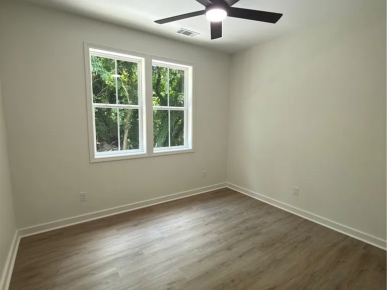 294 Moreland Ave — Photo 8