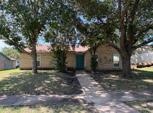 1226 Canyon Oaks Dr, Lancaster, TX 75146