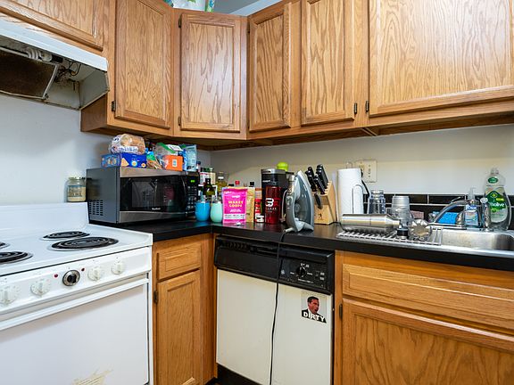 3rd image of 730 7th St SE APT 12