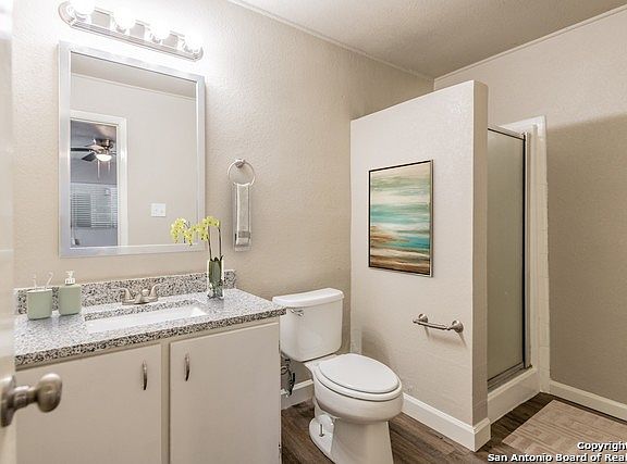 4th image of 122 Roundtree Ln APT 6